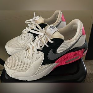 Women’s Nike Airmax